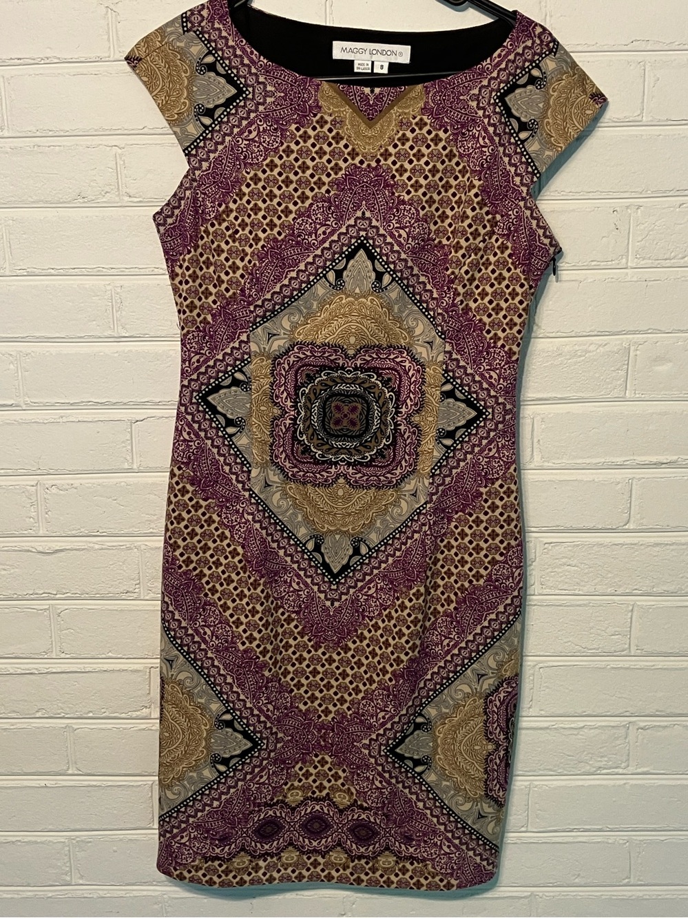 Maggy London Sheath Dress Size 8 | Purple Gold Medallion Print | Side Zip